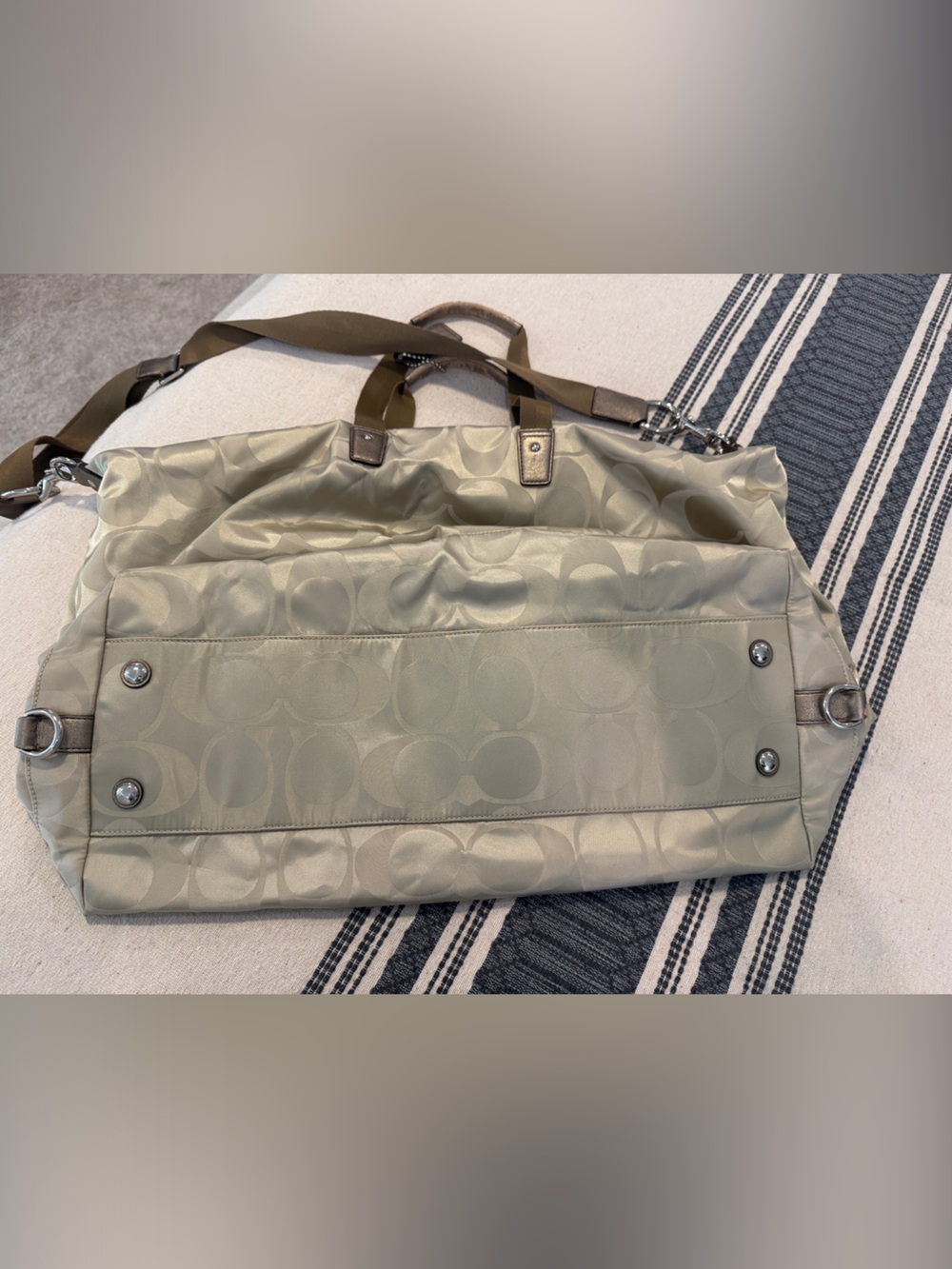 ❤️ WEEKEND SALE Coach Getaway Signature Nylon Duffle Shoulder Bag - Picture 2 of 9